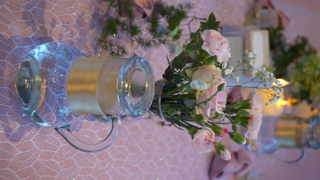 Detail Rangkaian Bunga & Setting Meja Intimate